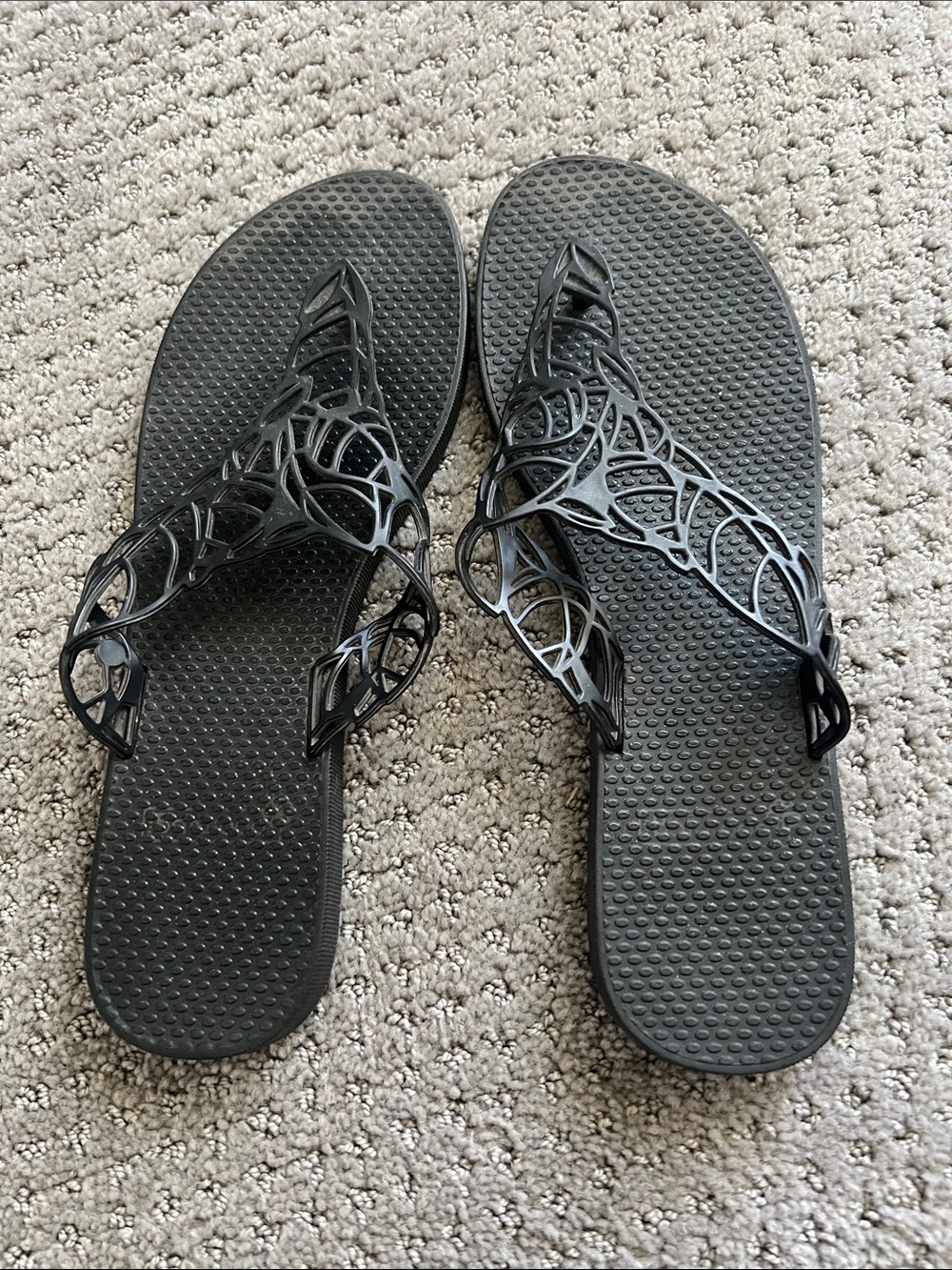 Women's Black Decorative Cutout Strap Sandals